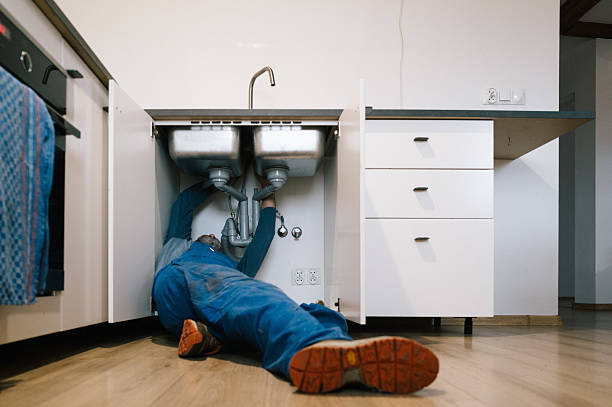 Professional Leak Detection technician working in Elm Springs, AR